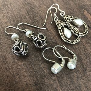 Set of sterling silver and pearl earrings